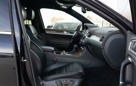 Volkswagen Touareg III, 2015 год, 2 800 000 рублей, 23 фотография