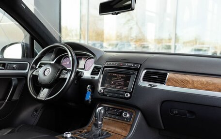 Volkswagen Touareg III, 2015 год, 2 800 000 рублей, 13 фотография