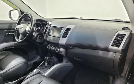 Mitsubishi Outlander III рестайлинг 3, 2012 год, 950 000 рублей, 11 фотография