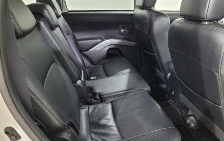 Mitsubishi Outlander III рестайлинг 3, 2012 год, 950 000 рублей, 12 фотография