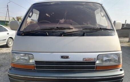 Toyota HiAce H100, 1993 год, 555 000 рублей, 1 фотография
