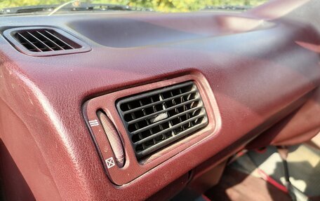 Toyota HiAce H100, 1993 год, 555 000 рублей, 6 фотография