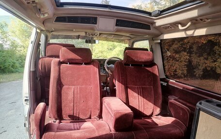 Toyota HiAce H100, 1993 год, 555 000 рублей, 19 фотография