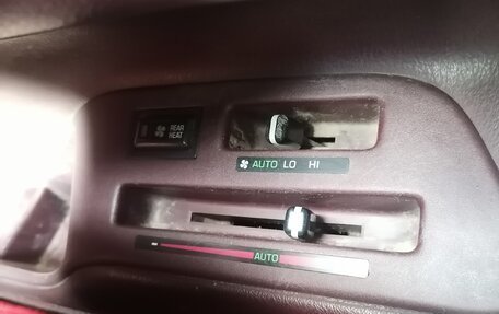 Toyota HiAce H100, 1993 год, 555 000 рублей, 17 фотография