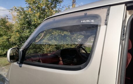 Toyota HiAce H100, 1993 год, 555 000 рублей, 28 фотография