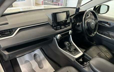 Toyota RAV4, 2019 год, 2 799 900 рублей, 13 фотография