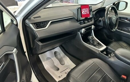 Toyota RAV4, 2019 год, 2 799 900 рублей, 12 фотография