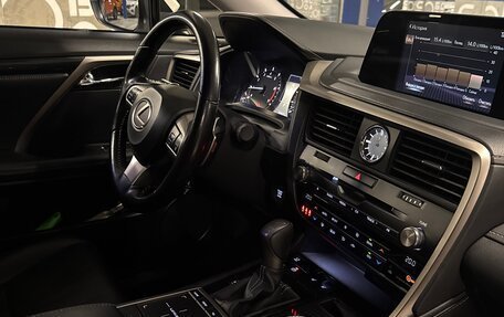 Lexus RX IV рестайлинг, 2020 год, 4 600 000 рублей, 19 фотография