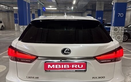 Lexus RX IV рестайлинг, 2020 год, 4 600 000 рублей, 28 фотография