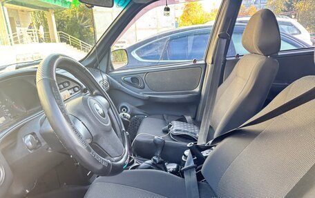 Chevrolet Niva I рестайлинг, 2010 год, 500 000 рублей, 13 фотография