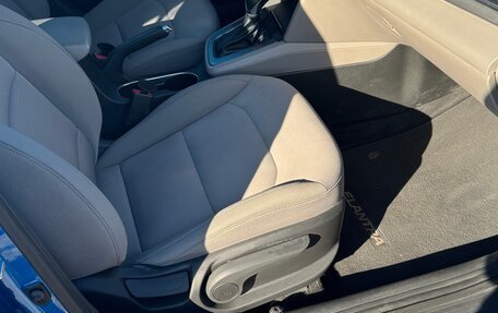 Hyundai Elantra VI рестайлинг, 2018 год, 1 550 000 рублей, 6 фотография