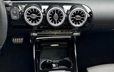 Mercedes-Benz A-Класс, 2022 год, 3 250 008 рублей, 11 фотография