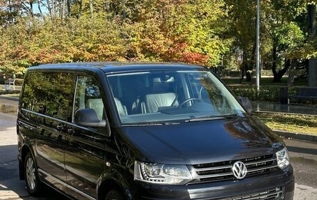 Volkswagen Multivan T5, 2011 год, 3 000 000 рублей, 1 фотография