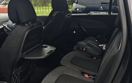 Citroen C4 Picasso II рестайлинг, 2017 год, 1 620 000 рублей, 10 фотография