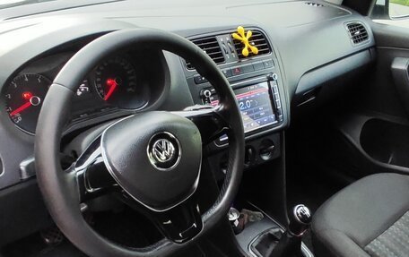 Volkswagen Polo VI (EU Market), 2015 год, 600 000 рублей, 5 фотография