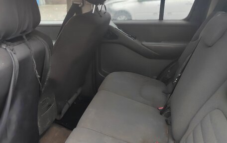 Nissan Pathfinder, 2005 год, 500 000 рублей, 11 фотография