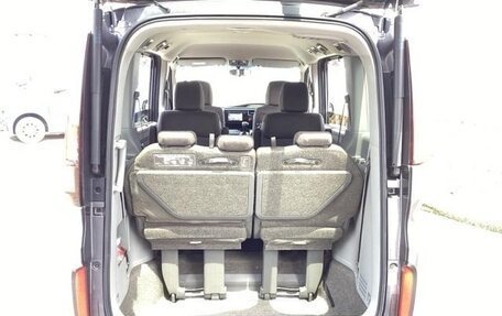 Honda Stepwgn IV, 2016 год, 1 350 000 рублей, 26 фотография