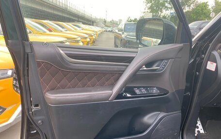 Lexus LX III, 2018 год, 7 350 000 рублей, 8 фотография