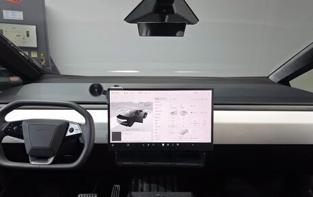 Tesla Cybertruck, 2024 год, 15 835 000 рублей, 8 фотография