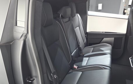 Tesla Cybertruck, 2024 год, 15 835 000 рублей, 13 фотография