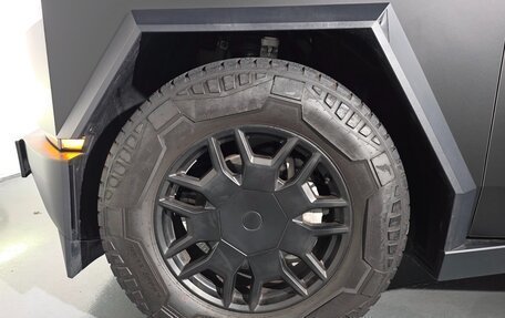 Tesla Cybertruck, 2024 год, 15 835 000 рублей, 5 фотография