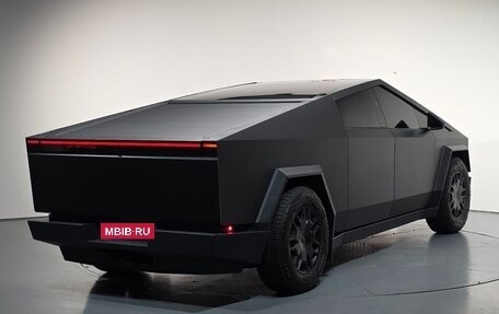 Tesla Cybertruck, 2024 год, 15 835 000 рублей, 2 фотография