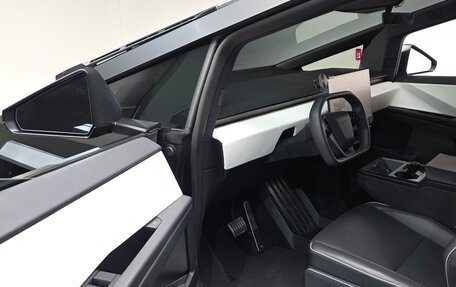 Tesla Cybertruck, 2024 год, 15 835 000 рублей, 12 фотография