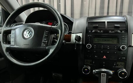 Volkswagen Touareg III, 2006 год, 749 900 рублей, 10 фотография