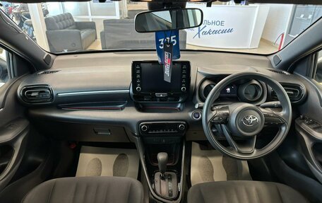 Toyota Yaris, 2020 год, 1 399 000 рублей, 16 фотография