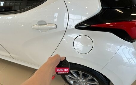 Toyota Yaris, 2020 год, 1 399 000 рублей, 23 фотография