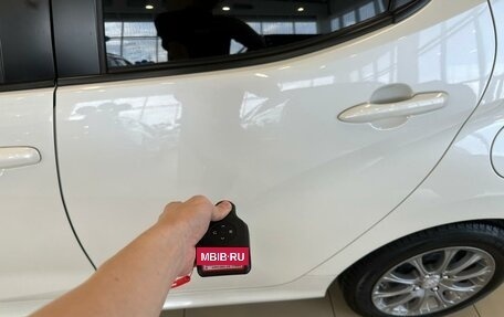 Toyota Yaris, 2020 год, 1 399 000 рублей, 22 фотография