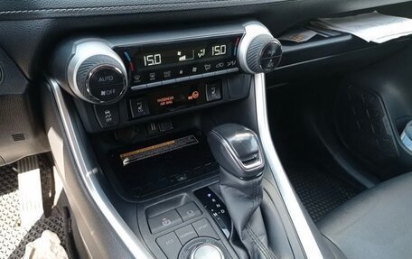 Toyota RAV4, 2021 год, 3 449 000 рублей, 10 фотография