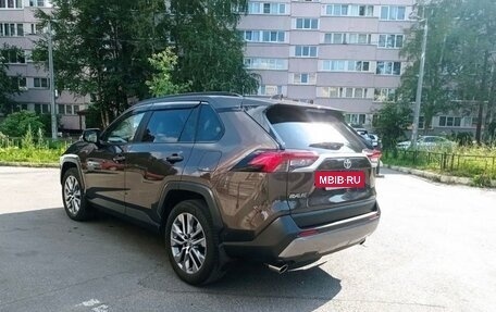 Toyota RAV4, 2021 год, 3 449 000 рублей, 7 фотография