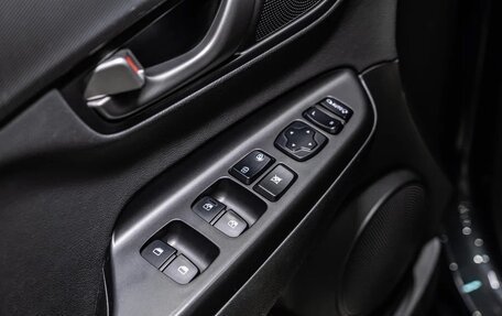 Hyundai Kona I, 2019 год, 2 435 000 рублей, 32 фотография
