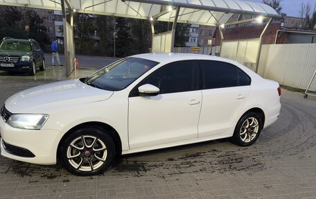 Volkswagen Jetta VI, 2012 год, 1 210 000 рублей, 3 фотография