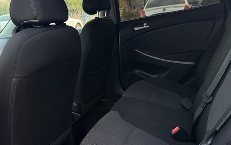 Hyundai Solaris II рестайлинг, 2013 год, 900 000 рублей, 13 фотография