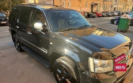 Chevrolet Tahoe III, 2013 год, 2 800 000 рублей, 1 фотография