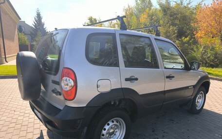 Chevrolet Niva I рестайлинг, 2017 год, 689 000 рублей, 10 фотография