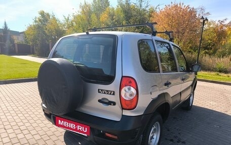 Chevrolet Niva I рестайлинг, 2017 год, 689 000 рублей, 9 фотография