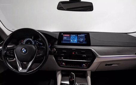 BMW 5 серия, 2017 год, 2 980 000 рублей, 7 фотография