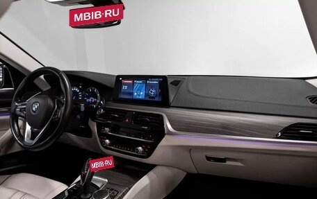 BMW 5 серия, 2017 год, 2 980 000 рублей, 8 фотография