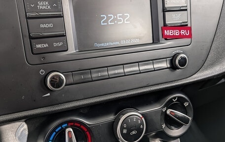 KIA Rio IV, 2021 год, 1 000 000 рублей, 24 фотография