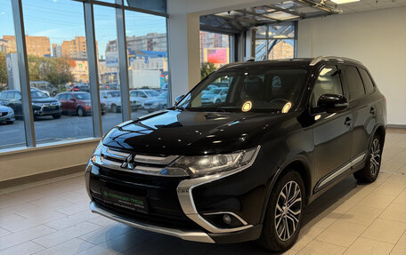 Mitsubishi Outlander III рестайлинг 3, 2018 год, 1 892 000 рублей, 1 фотография