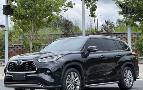 Toyota Highlander, 2022 год, 3 300 000 рублей, 3 фотография