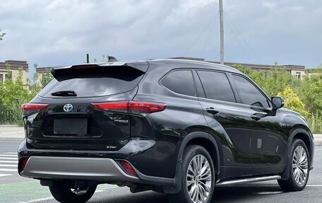 Toyota Highlander, 2022 год, 3 300 000 рублей, 7 фотография