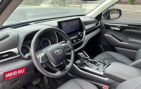 Toyota Highlander, 2022 год, 3 300 000 рублей, 10 фотография