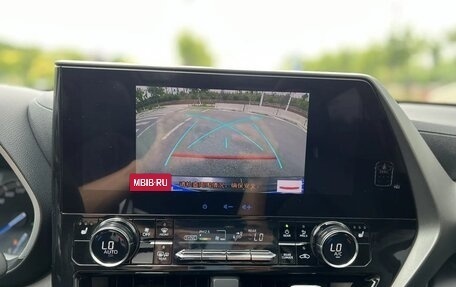 Toyota Highlander, 2022 год, 3 300 000 рублей, 11 фотография