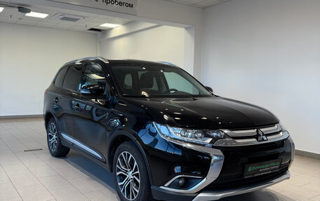 Mitsubishi Outlander III рестайлинг 3, 2018 год, 1 892 000 рублей, 3 фотография