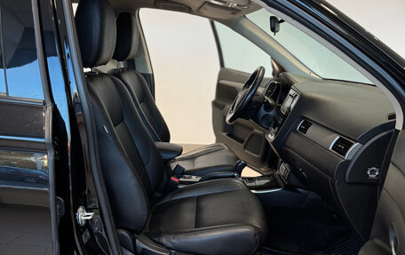 Mitsubishi Outlander III рестайлинг 3, 2018 год, 1 892 000 рублей, 12 фотография