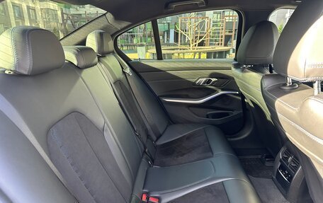 BMW 3 серия, 2019 год, 3 750 000 рублей, 13 фотография